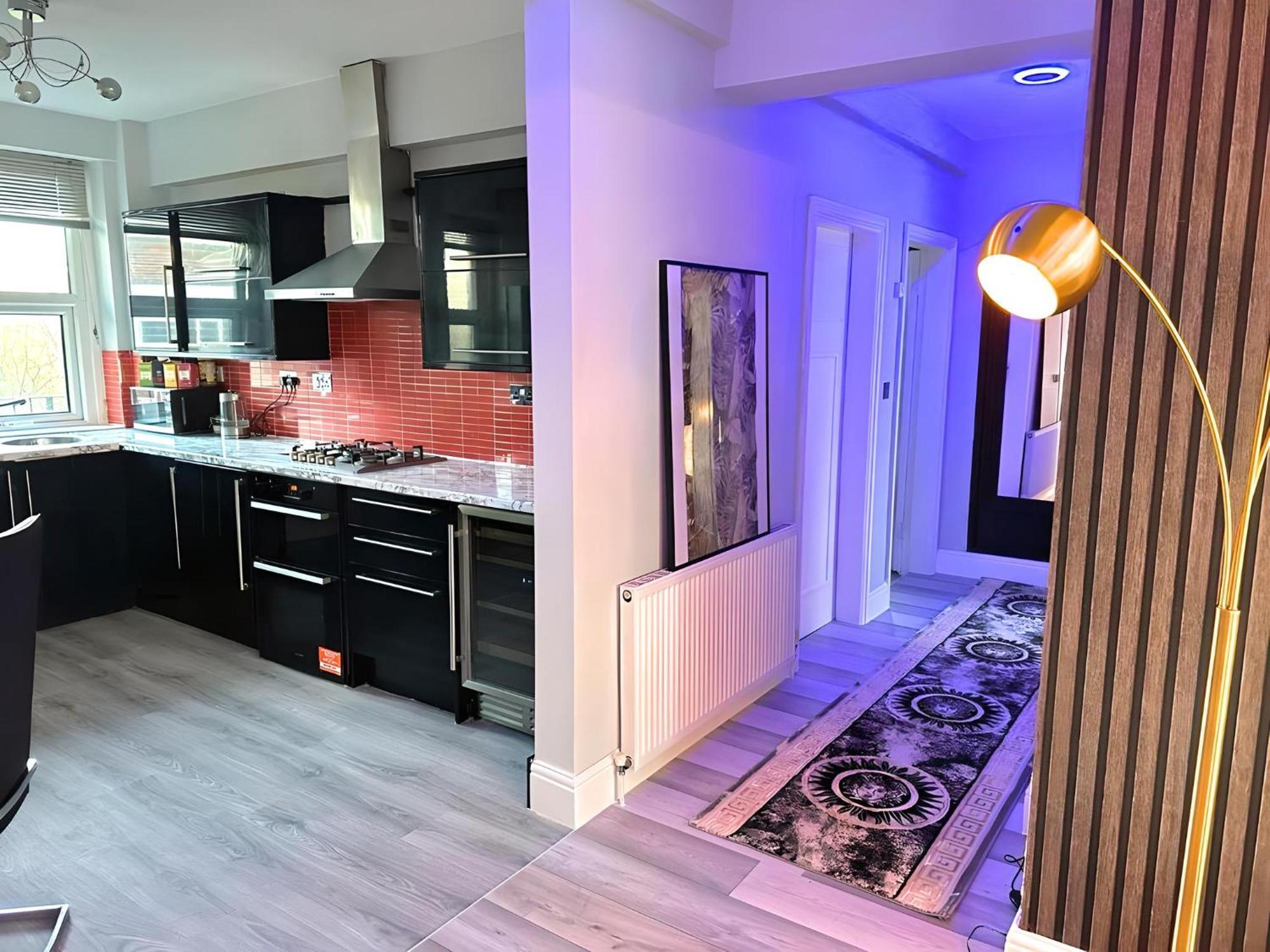 *Luxury 9Ine Lush Jacuzzi Apartment & Balcony* Бирмингам Екстериор снимка
