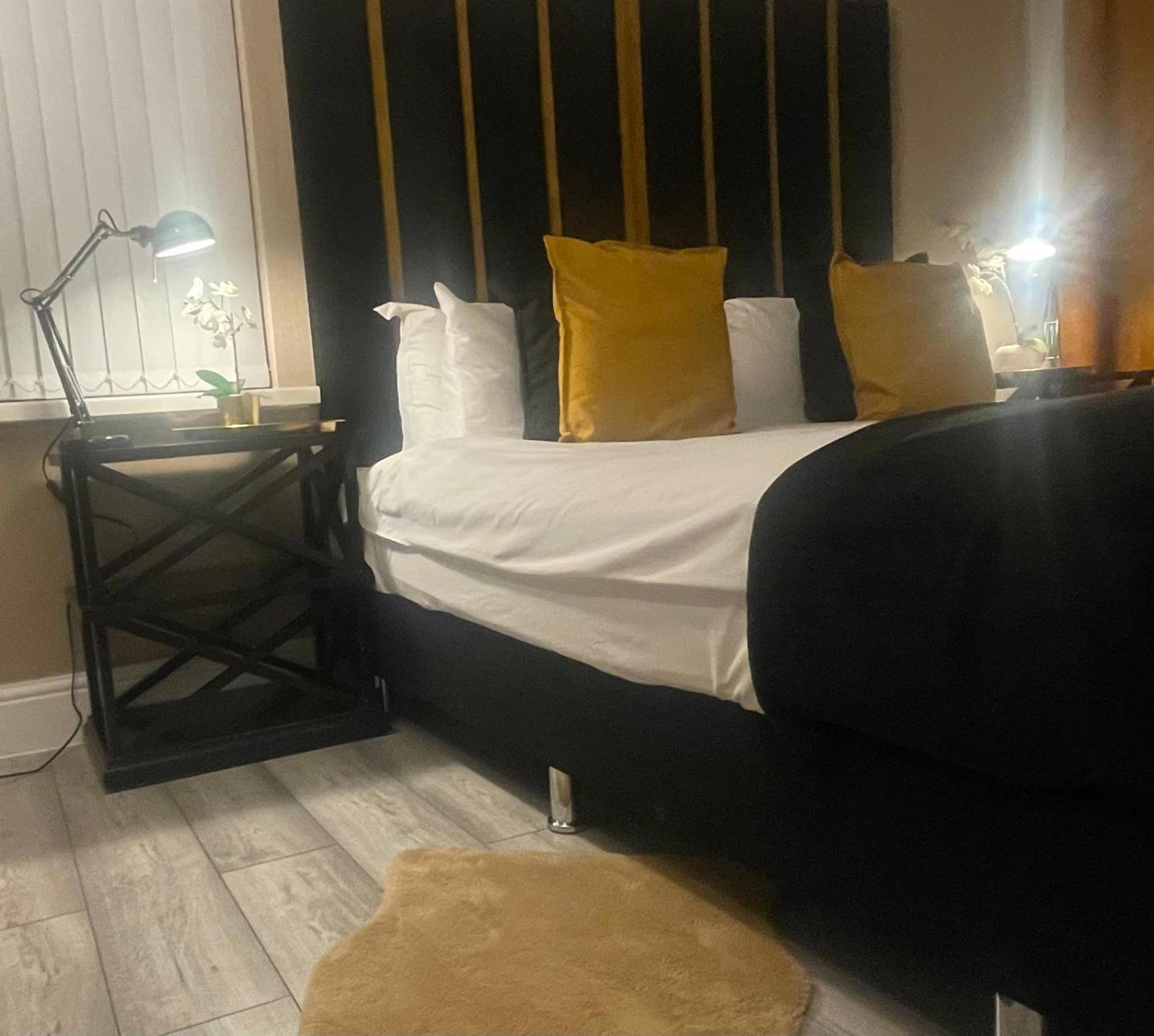*Luxury 9Ine Lush Jacuzzi Apartment & Balcony* Бирмингам Екстериор снимка