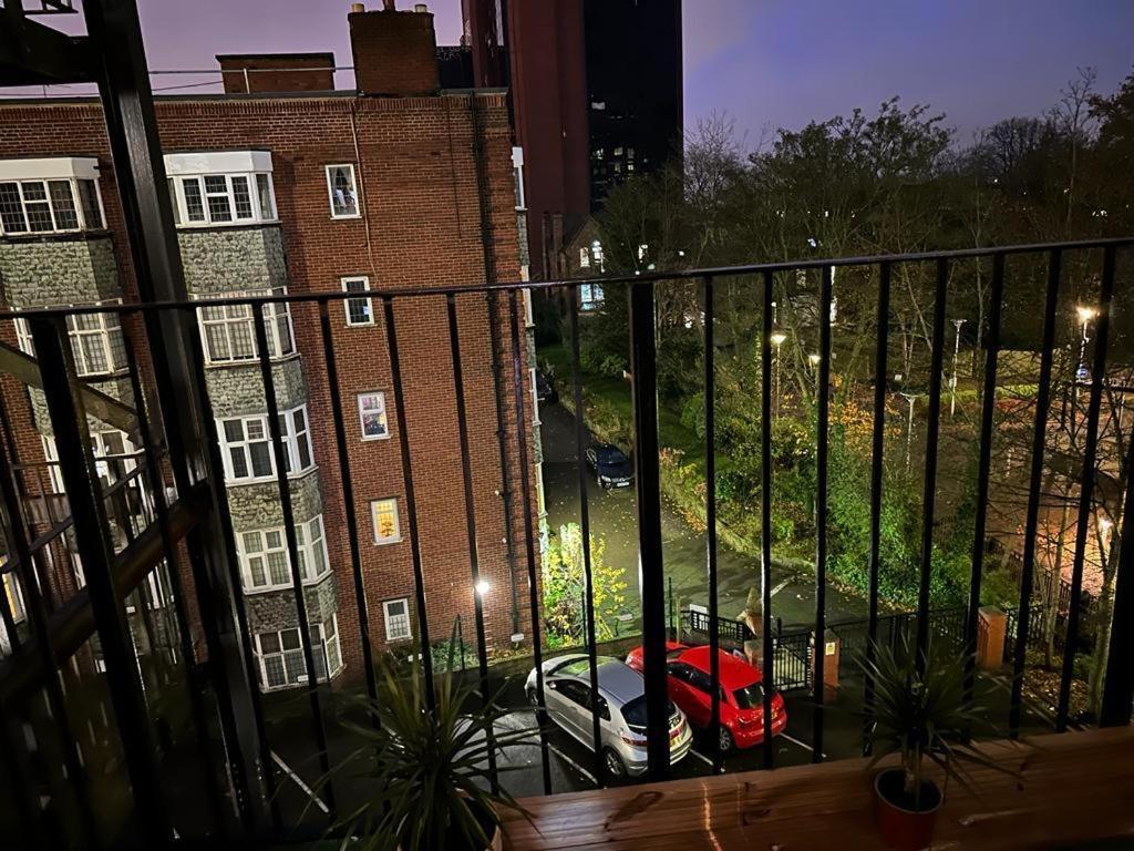 *Luxury 9Ine Lush Jacuzzi Apartment & Balcony* Бирмингам Екстериор снимка